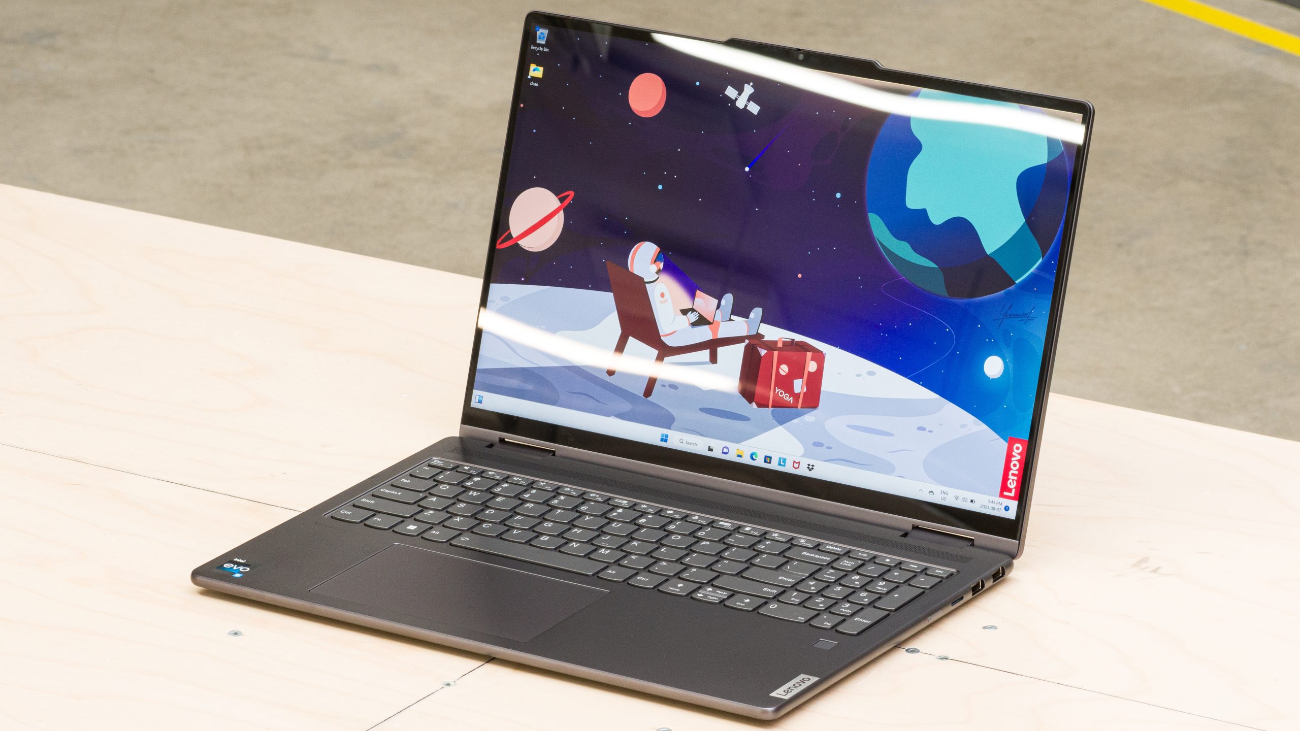 بررسی لپ‌تاپ لنوو Lenovo Yoga 16 (2023)