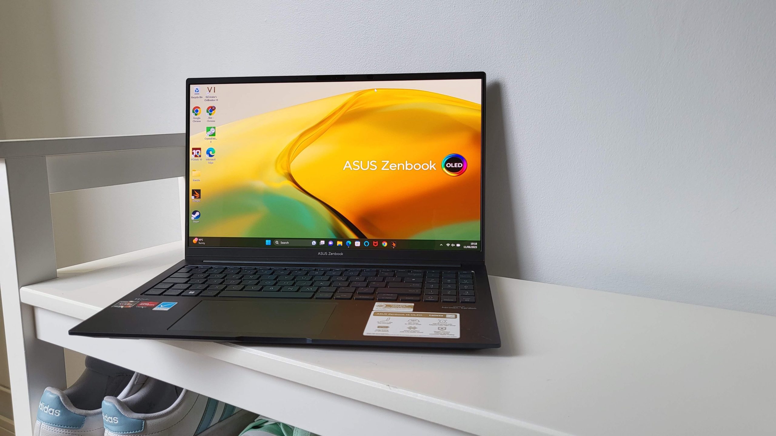 لپ‌تاپ ایسوس ZenBook OLED UM3504DA-A